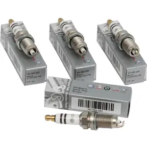 4x ORIGINAL Audi VW Z&uuml;ndkerze Set A8 Bora Golf IV Lupo Passat Polo T4 101905601